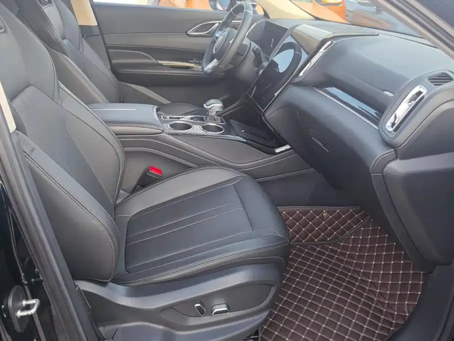 Hongqi Hongqi HS3 PHEV — миниатюра 8