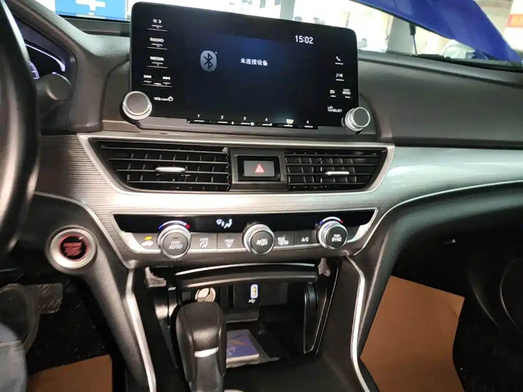 Honda Accord — миниатюра 13