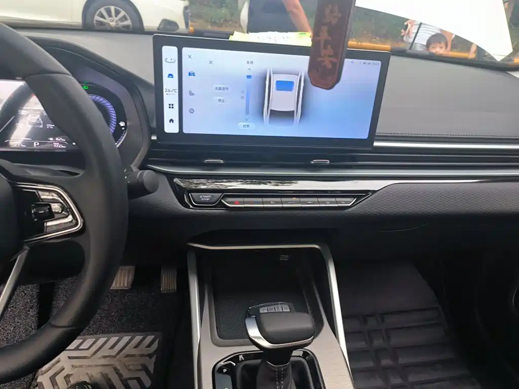Geely Emgrand — миниатюра 9