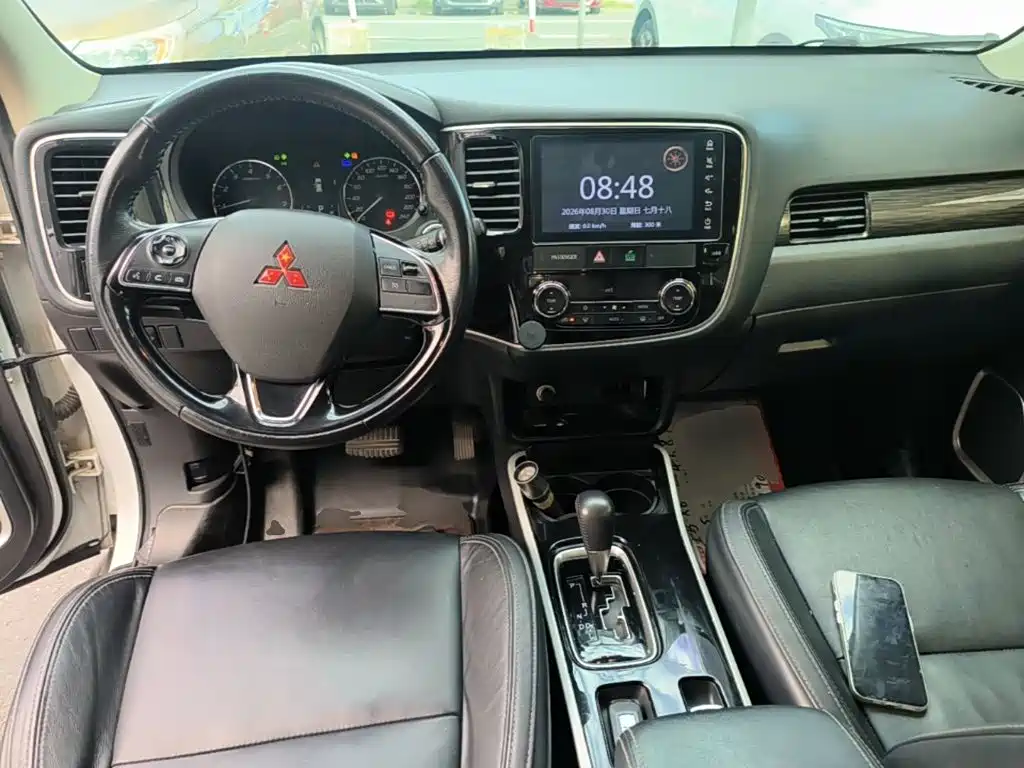 Mitsubishi Outlander — миниатюра 10