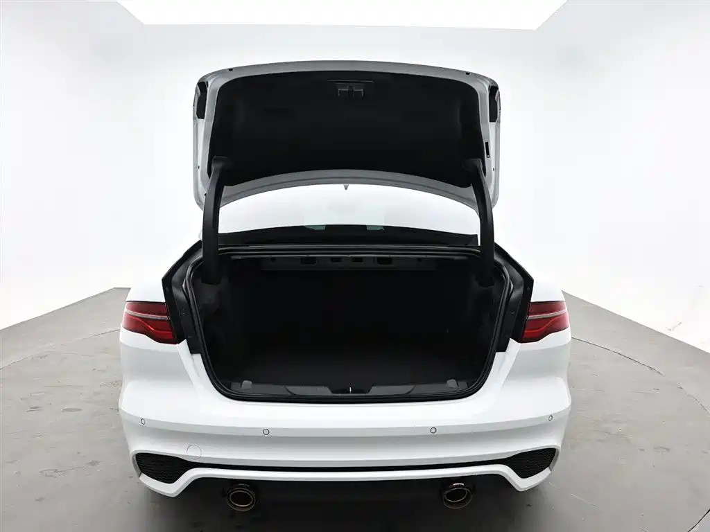 Jaguar XEL 2024 2.0T 250PS R-DYNAMIC S Sport