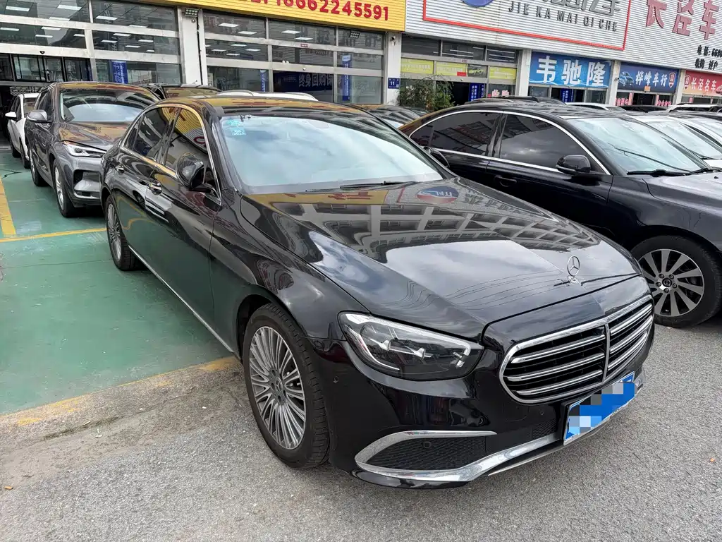 Mercedes-Benz E-Class — миниатюра 3
