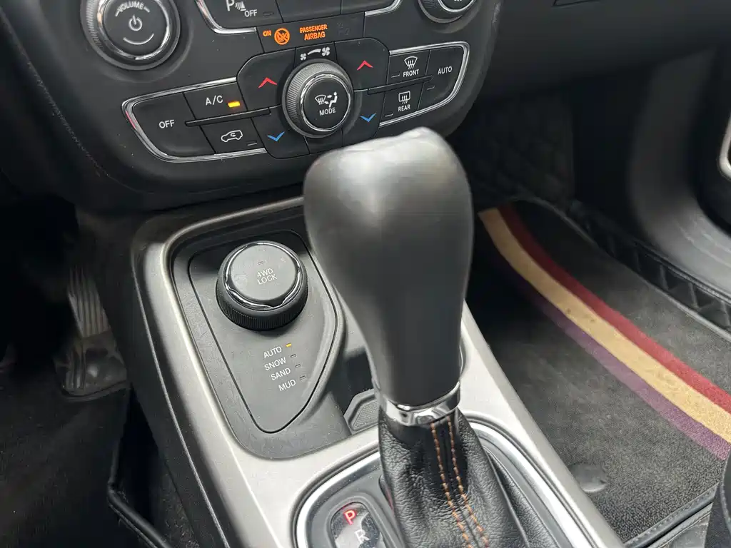 Jeep Compass — миниатюра 15