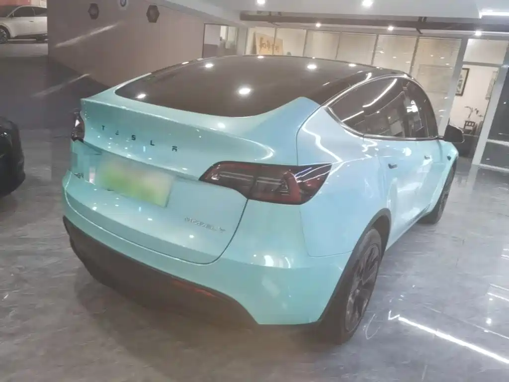 Tesla Model Y — миниатюра 7