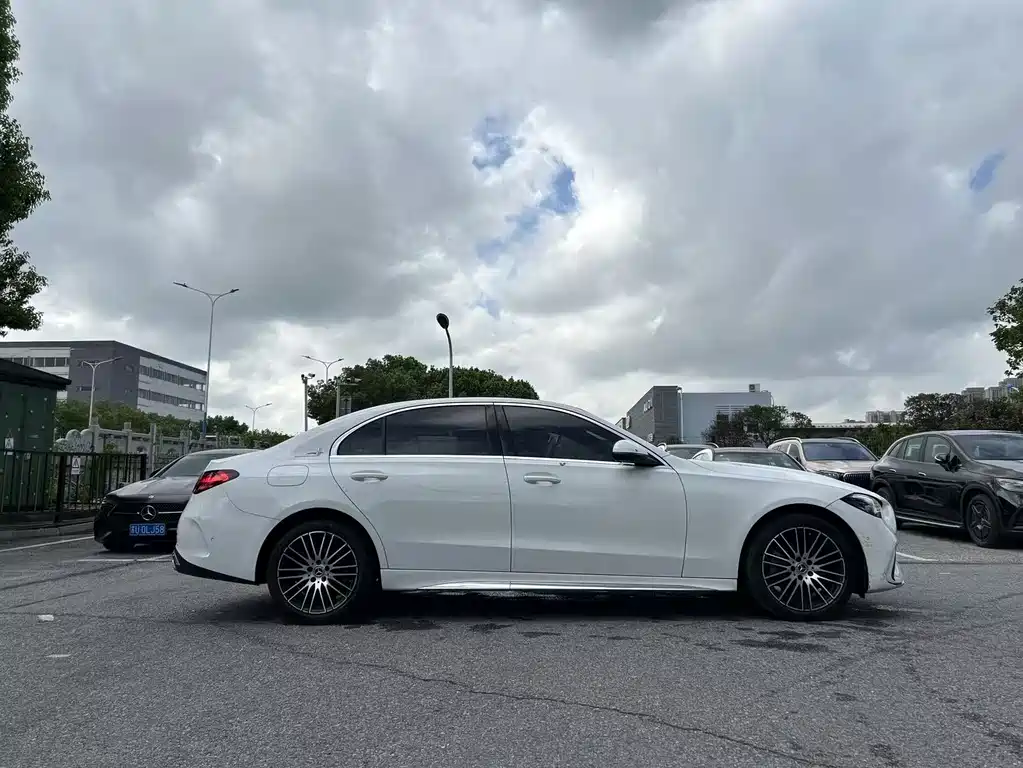 Mercedes-Benz C-Class — миниатюра 4