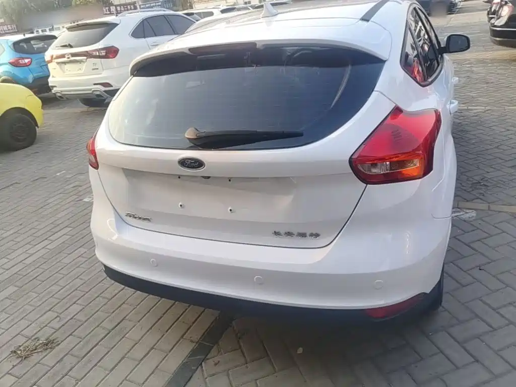 Ford Focus — миниатюра 6