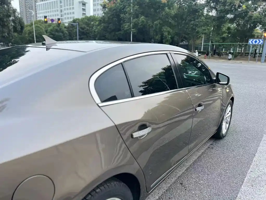 Buick LaCrosse — миниатюра 17
