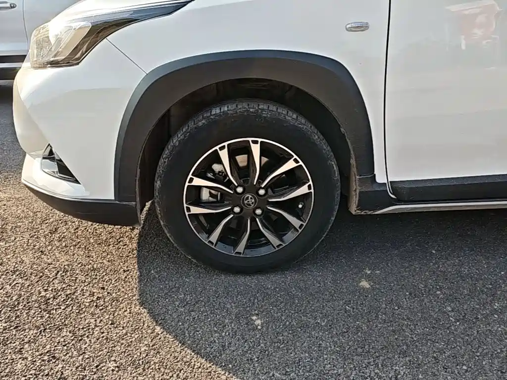 Toyota Yaris L — миниатюра 23