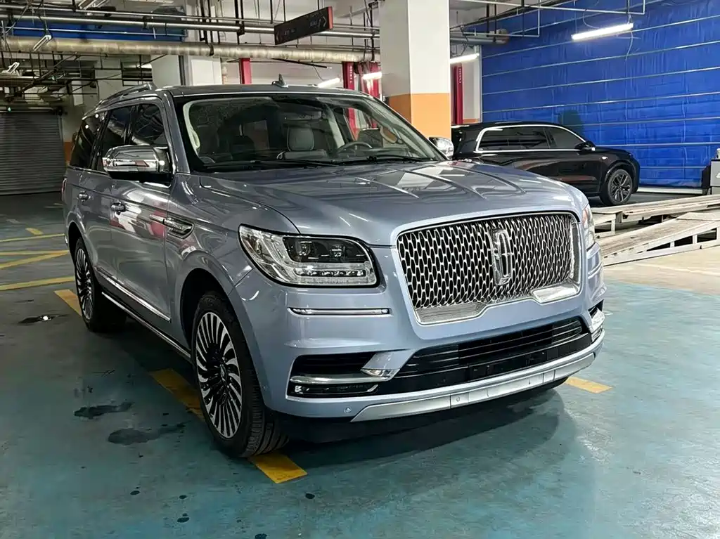 Купить Lincoln Navigator
