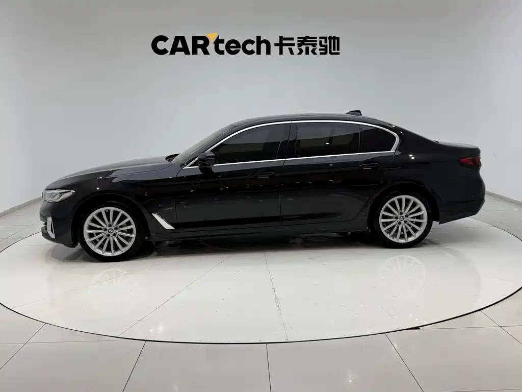 BMW 5 Series — миниатюра 8