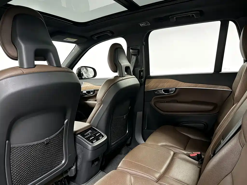 Volvo XC90 — миниатюра 6