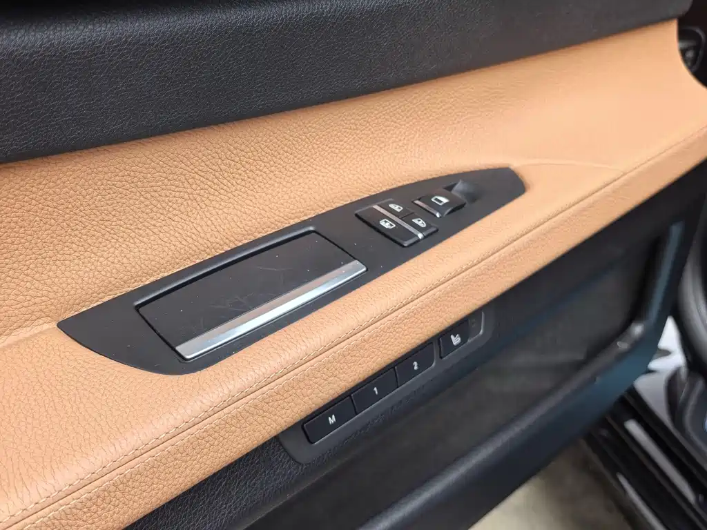 BMW 7 Series — миниатюра 7