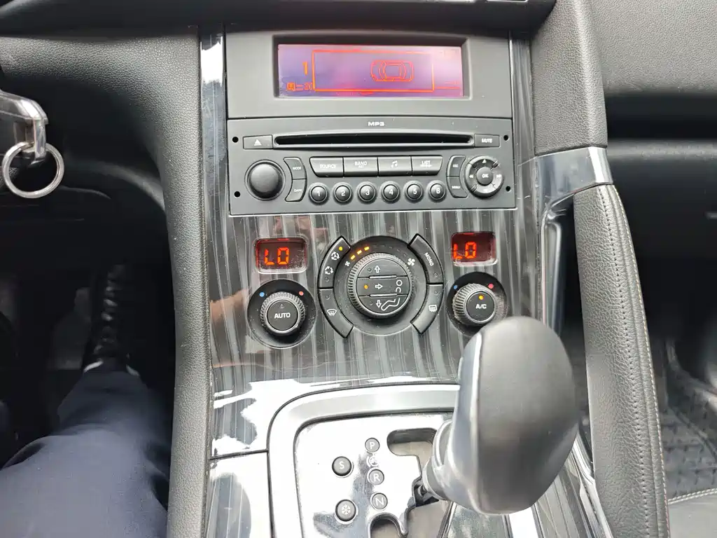 Peugeot 3008 — миниатюра 16
