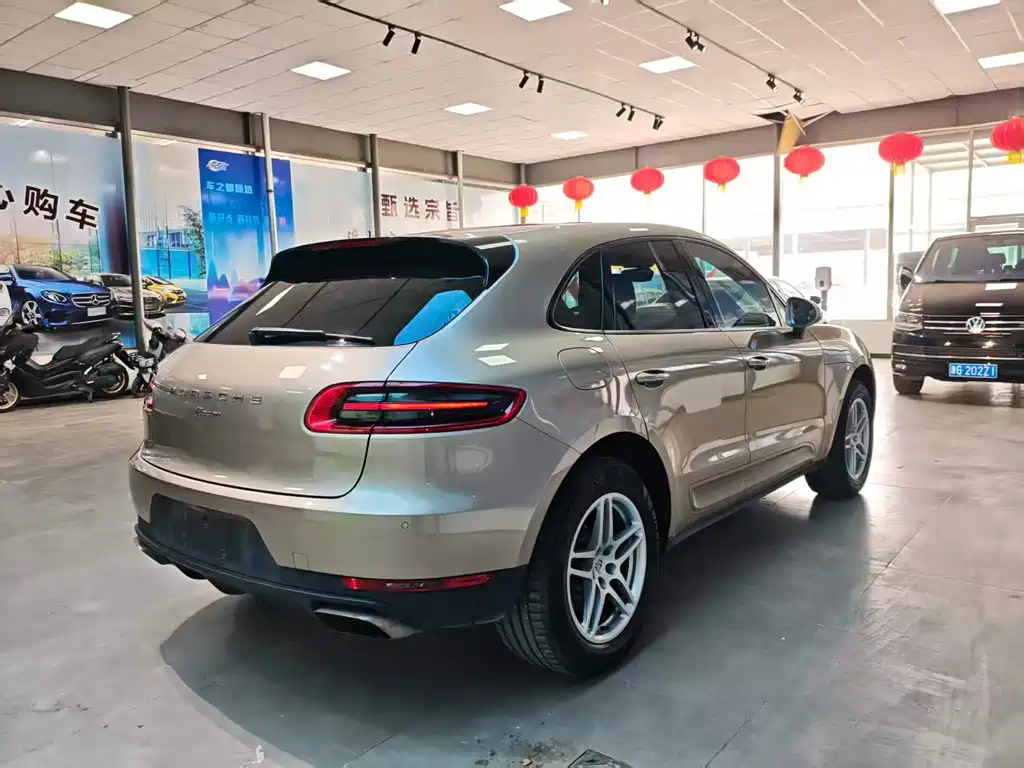Porsche Macan — миниатюра 9