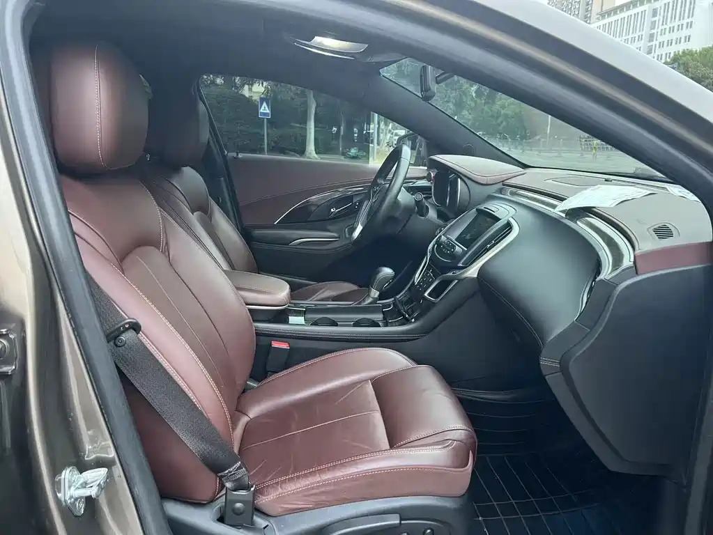 Buick LaCrosse — миниатюра 9