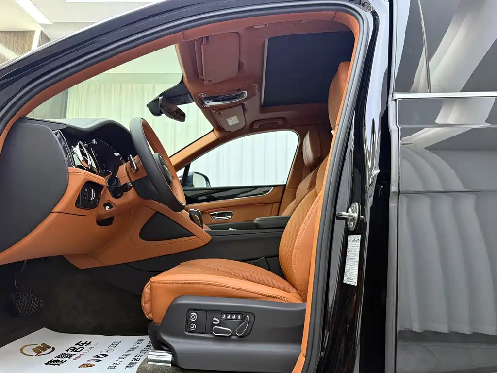 Bentley Bentayga — миниатюра 4