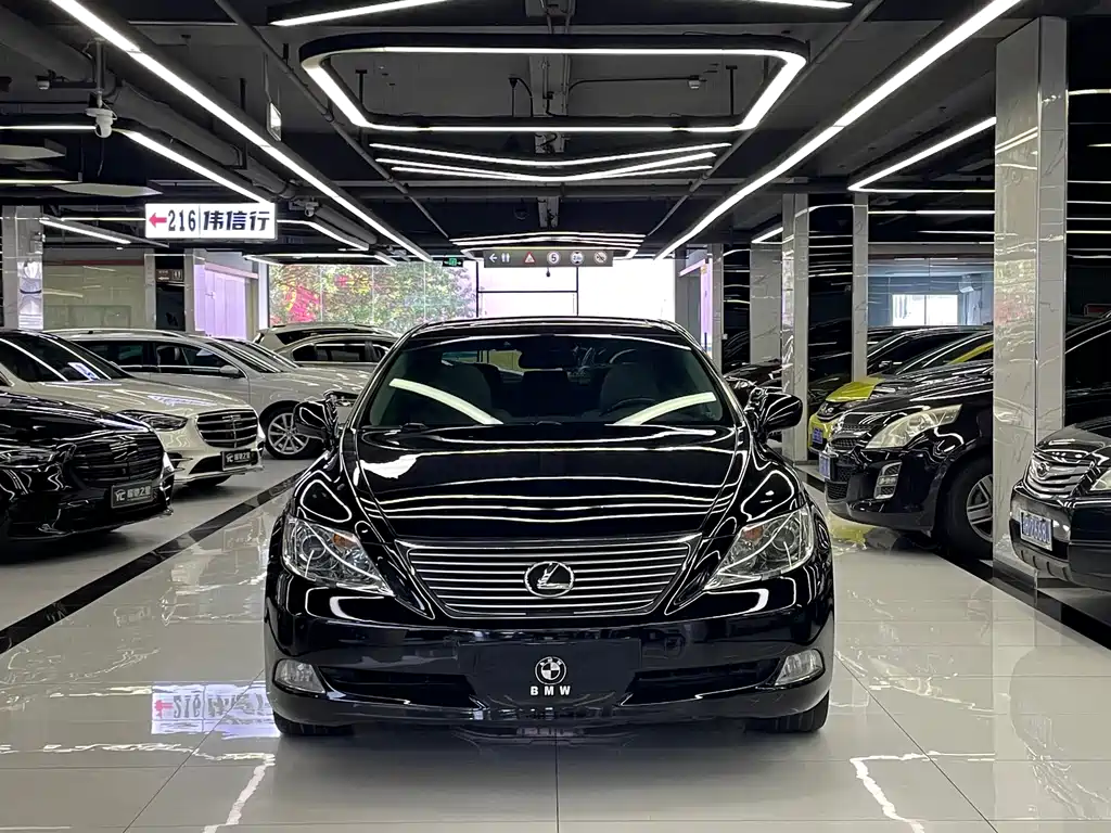 Lexus LS — миниатюра 2