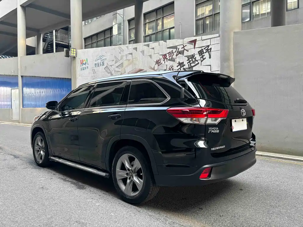 TOYOTA HIGHLANDER