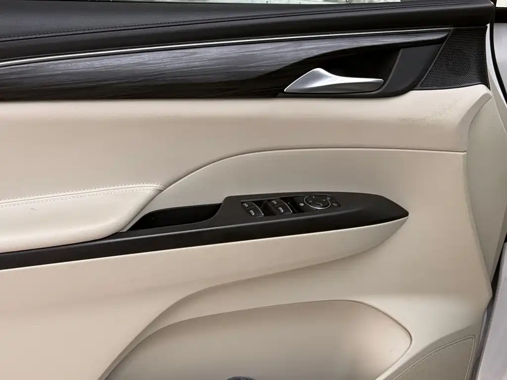 Buick GL8 2021 ES 653T Luxury
