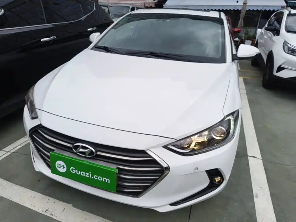 Hyundai Elantra — миниатюра 3