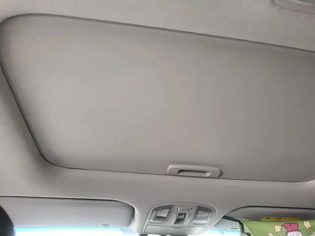Hyundai Elantra — миниатюра 18