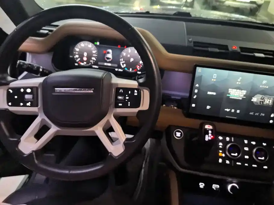 Land Rover Defender — миниатюра 12