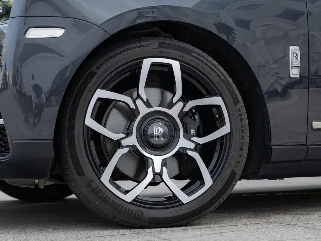 Rolls-Royce Cullinan — миниатюра 9