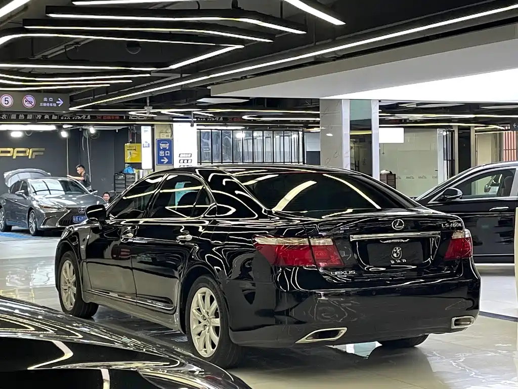 Lexus LS — миниатюра 5