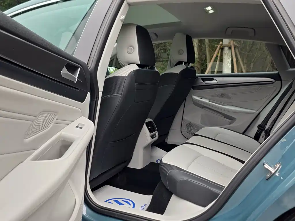 Volkswagen Lamando — миниатюра 7