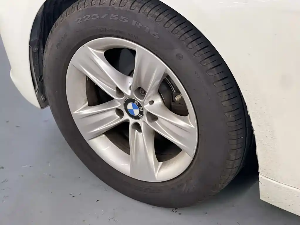 BMW 3 Series — миниатюра 11