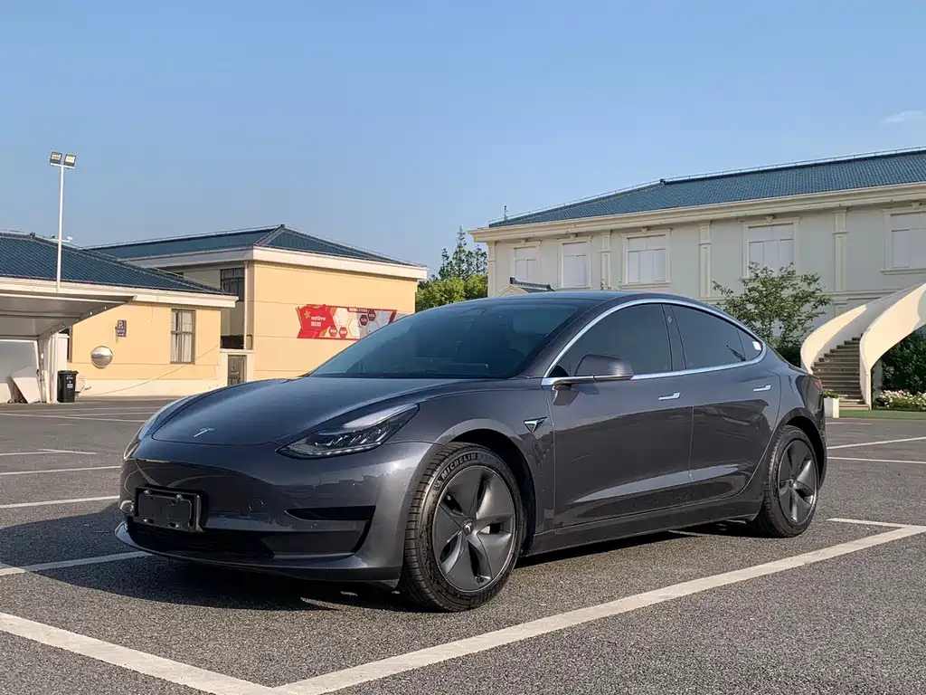 Tesla Model 3 2020
