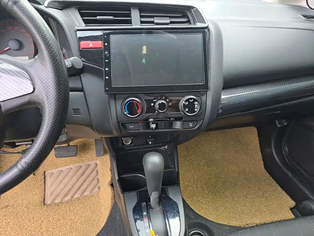 Honda Fit — миниатюра 13