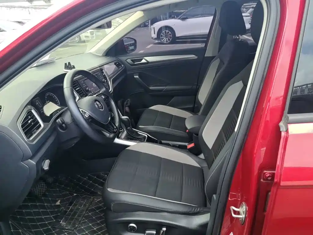 Volkswagen T-Roc — миниатюра 15