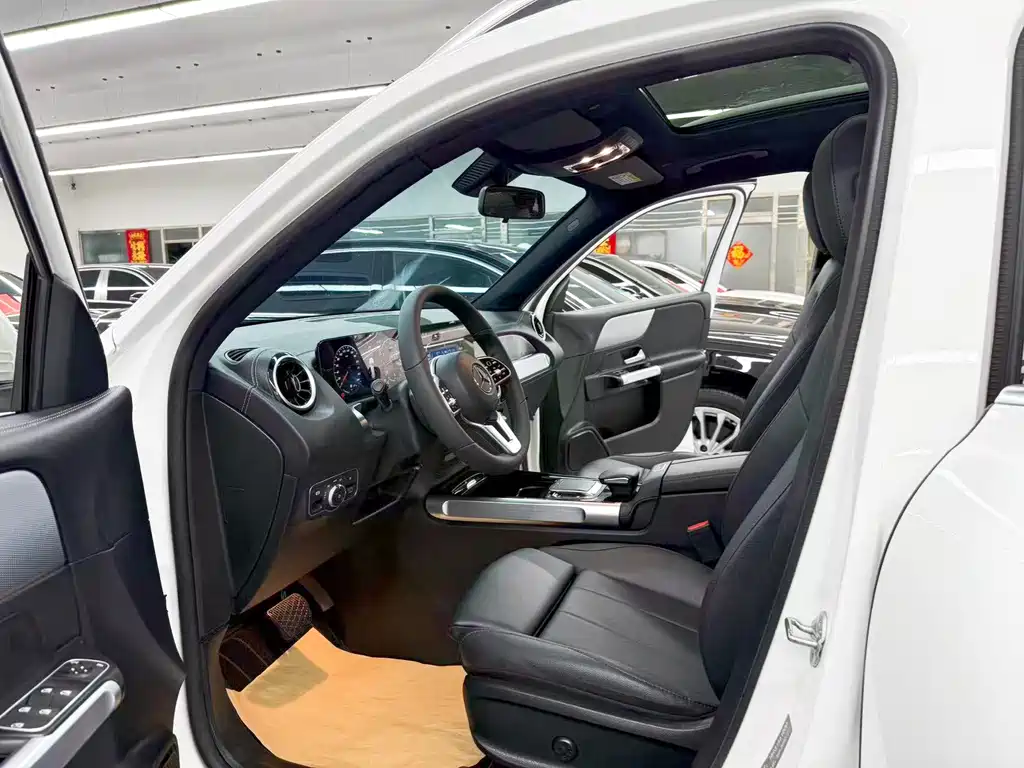 Mercedes-Benz GLB — миниатюра 7