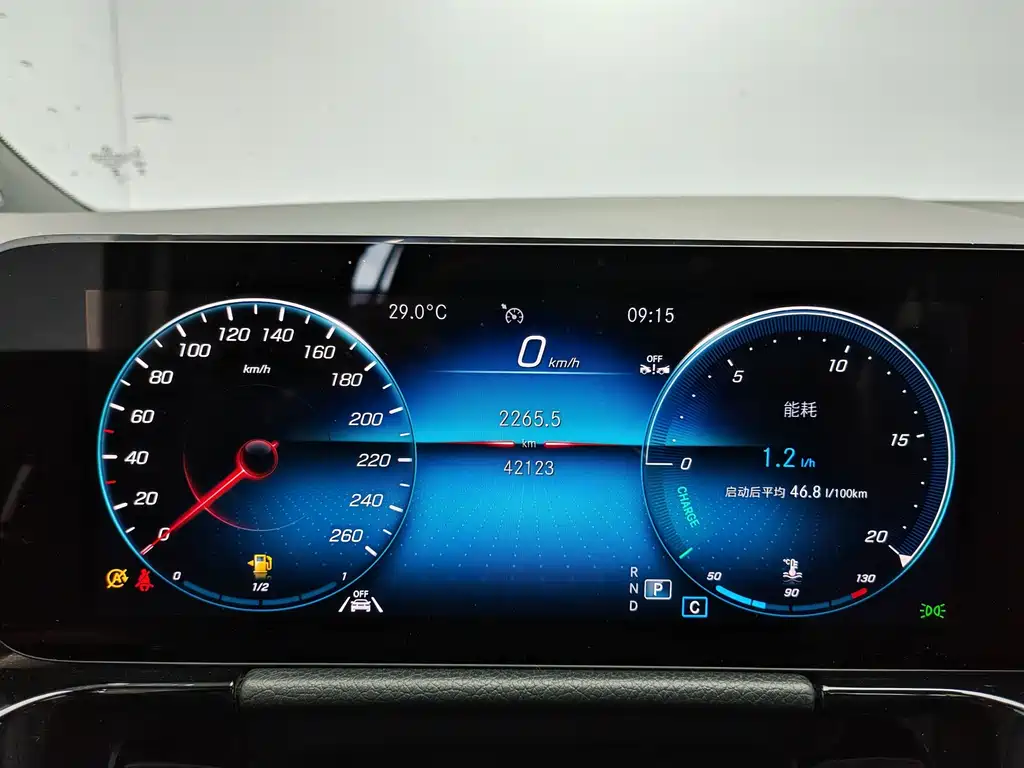 Mercedes-Benz GLA — миниатюра 8