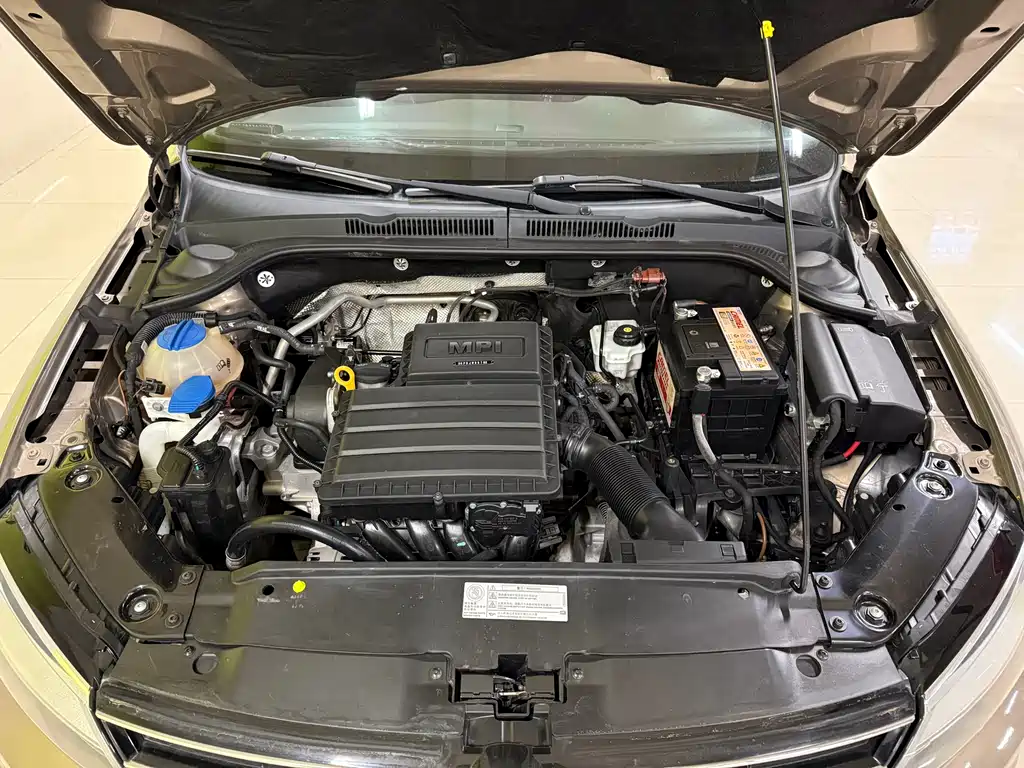 Volkswagen Sagitar 2017 1.6L MT Comfort