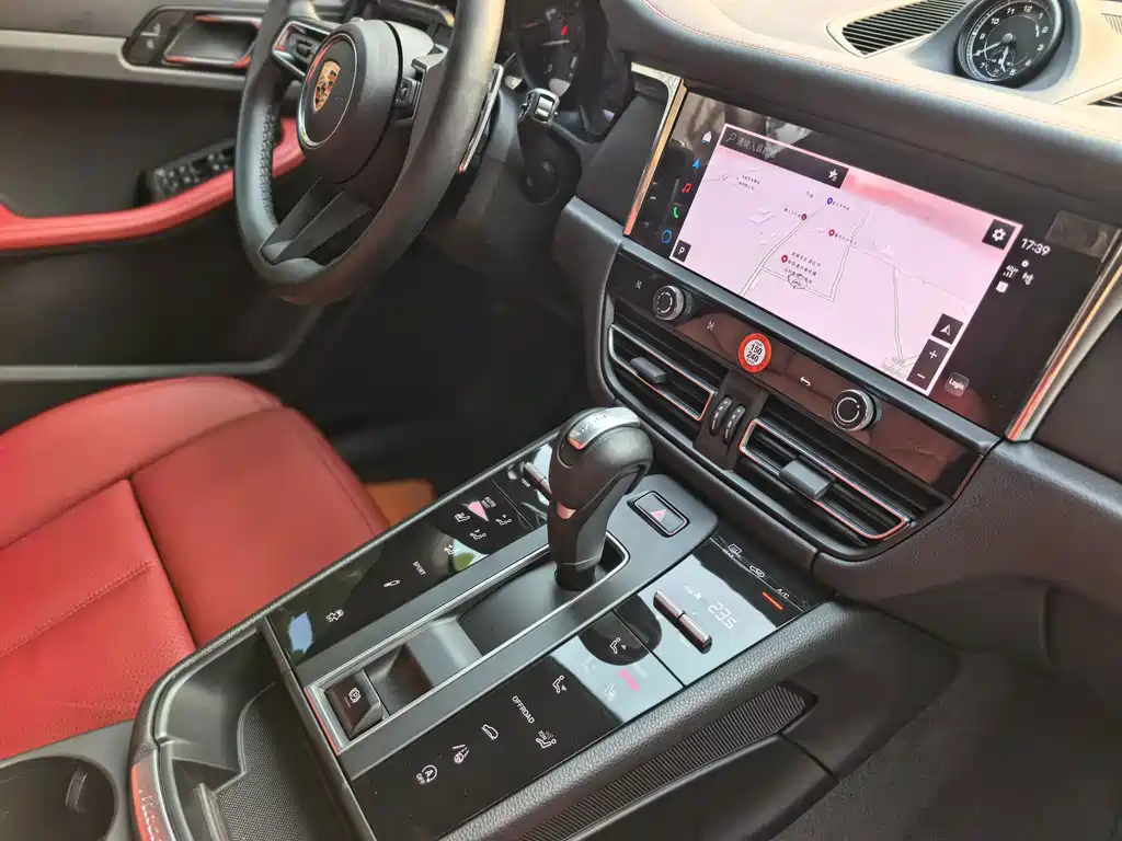 Porsche Macan — миниатюра 8