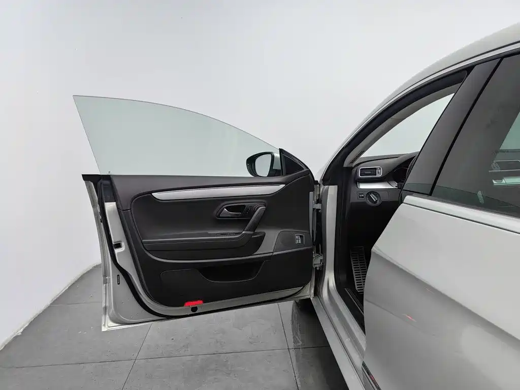 Volkswagen CC — миниатюра 8