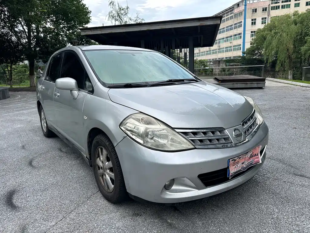 Nissan Tiida 2008 1.6L AT