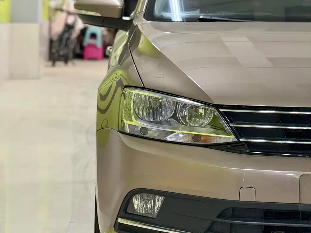 Volkswagen Sagitar 2017 1.6L MT Comfort
