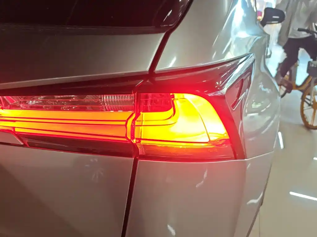 Lexus NX — миниатюра 8