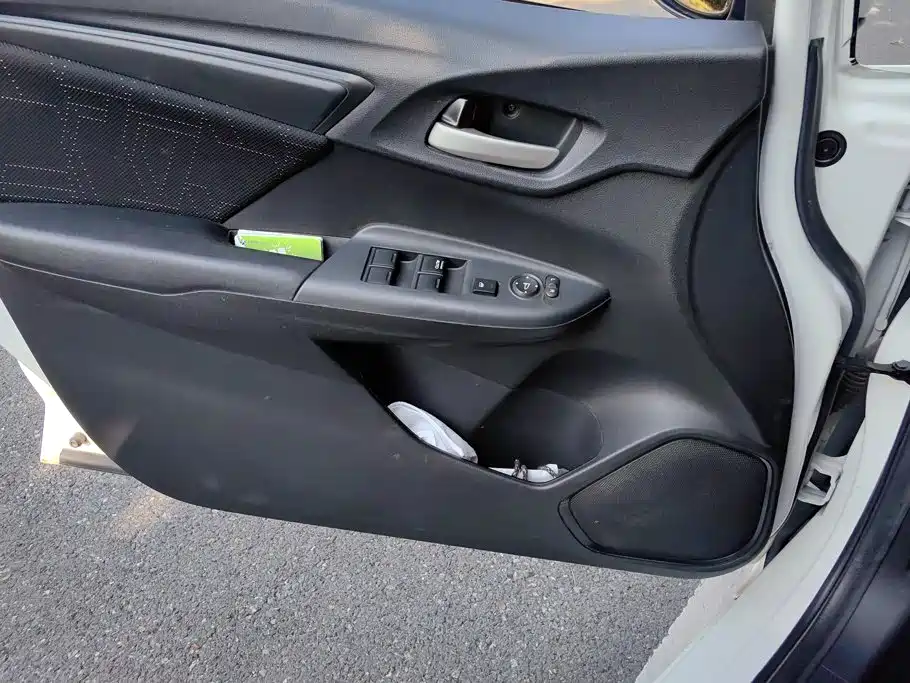 Honda Fit — миниатюра 7