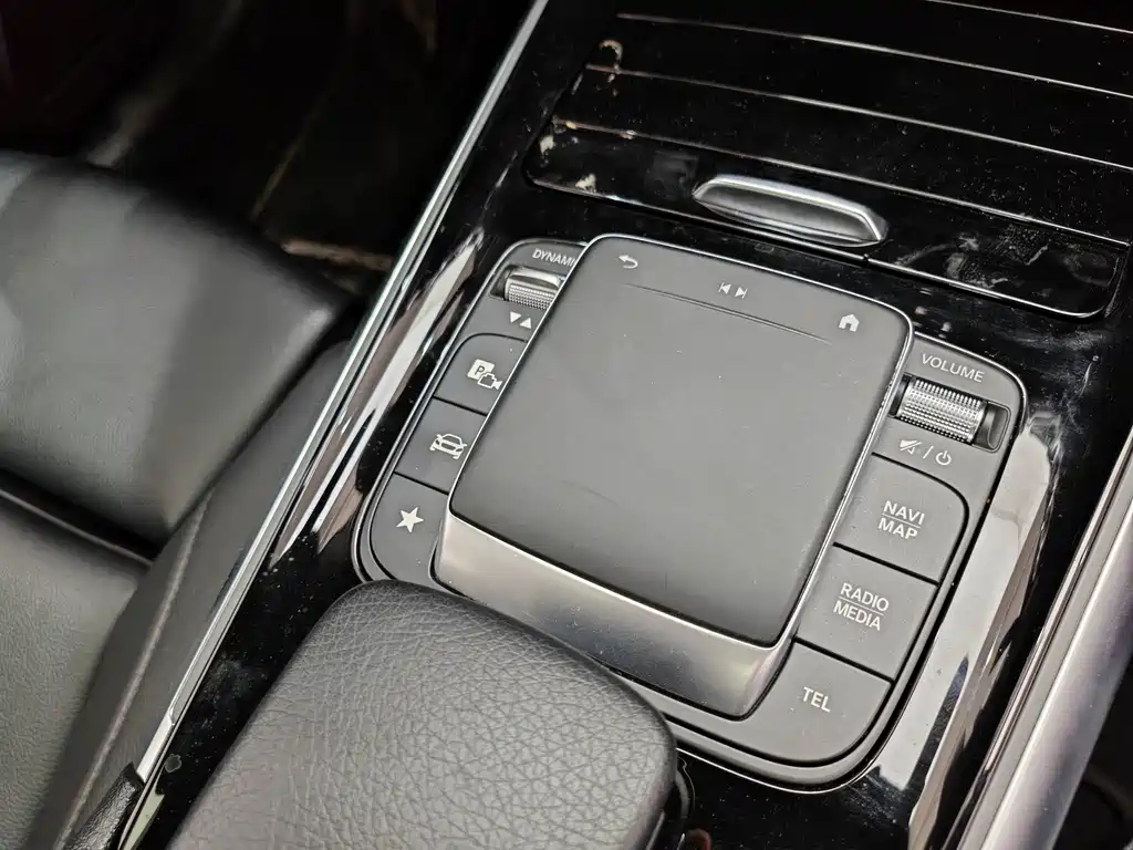 Mercedes-Benz GLA — миниатюра 18