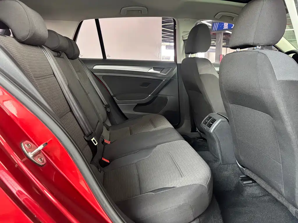 Volkswagen Golf 2017 230TSI AT Comfort