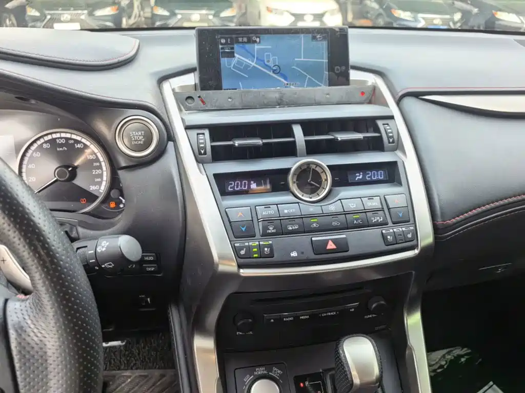 Lexus NX — миниатюра 13