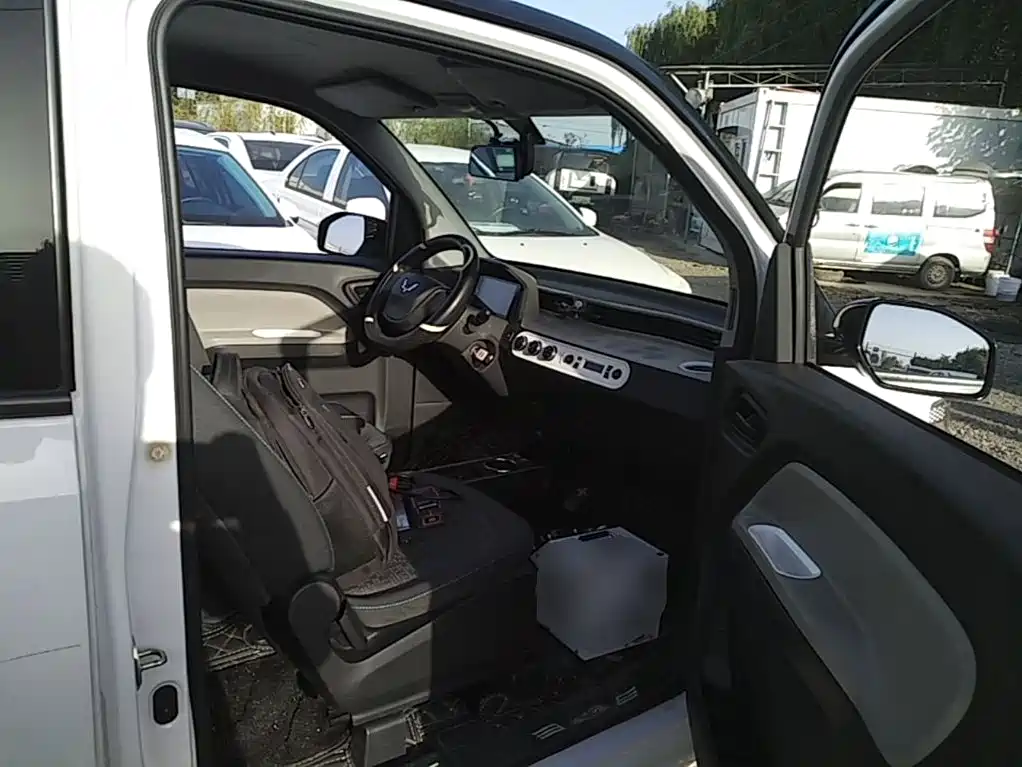 Wuling MINIEV — миниатюра 25