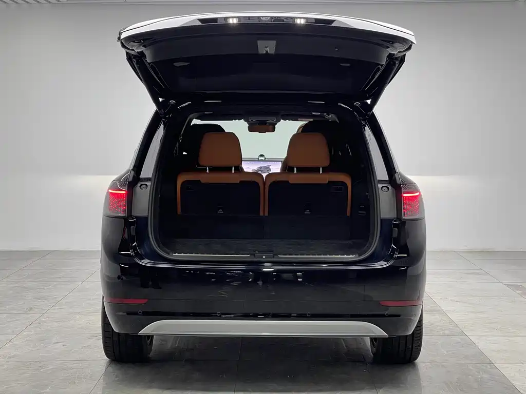 AITO ASK THE WORLD M9