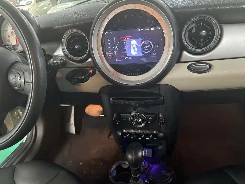 MINI Mini Clubman — миниатюра 8