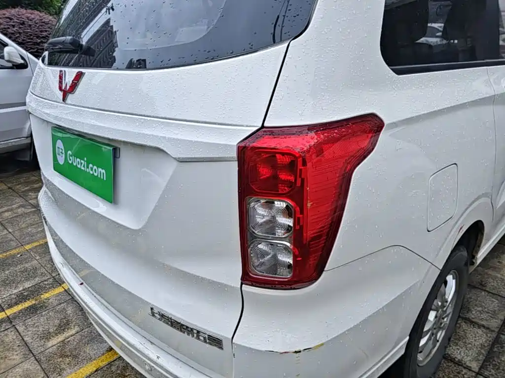 Wuling Hongguang — миниатюра 8