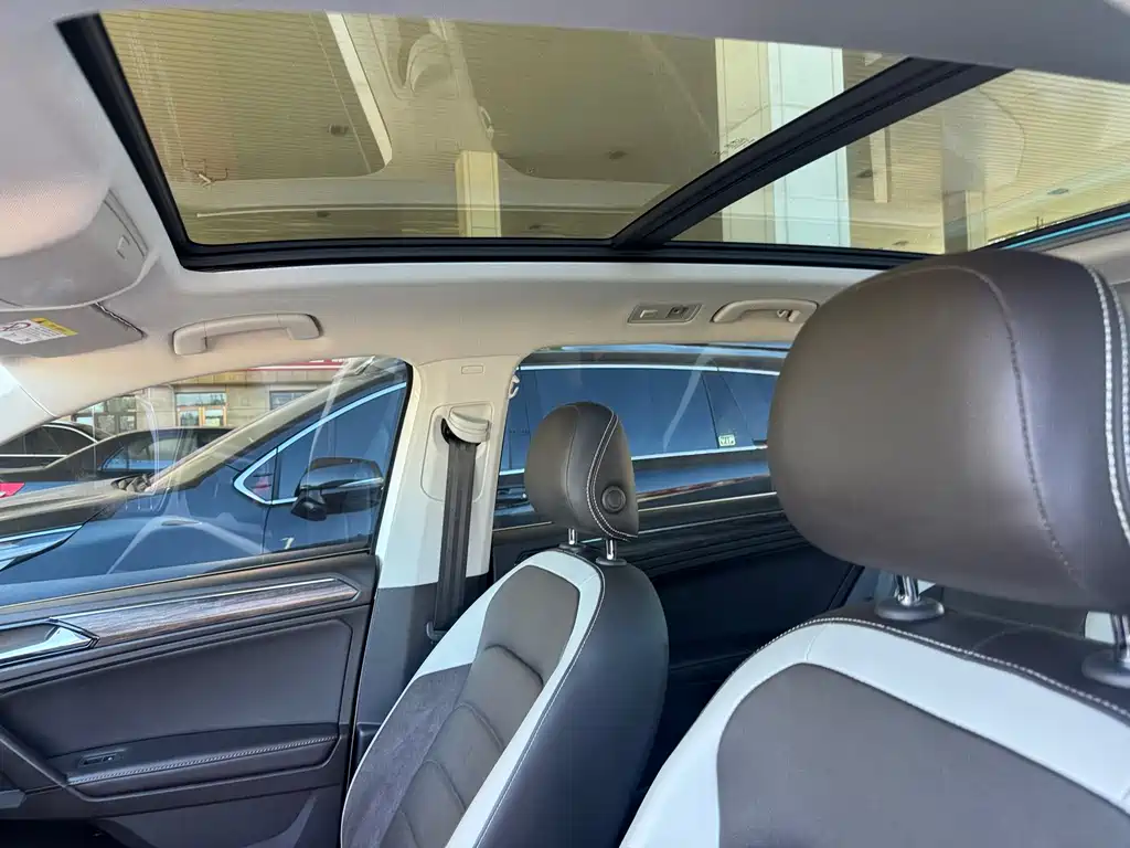 Volkswagen Tiguan L — миниатюра 3